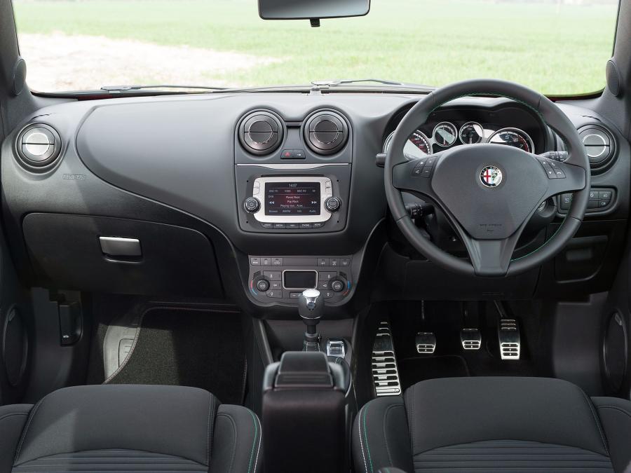 Alfa Romeo MiTo Sportiva 2013 года  (UK) (фото 26 из 27)